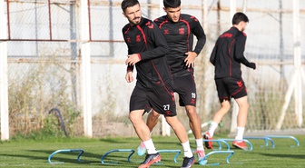 Ekenler Beton Sivasspor, Bandırmaspor deplasmanına pas ve taktikle hazırlandı