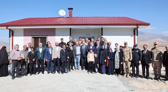 Erzincan Kemah'ta kaya düşmesi riski nedeniyle AFAD konutları ailelere teslim edildi