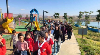 Kahta'da 160 kişi sağlıklı yaşam için 4 kilometre doğa yürüyüşü yaptı