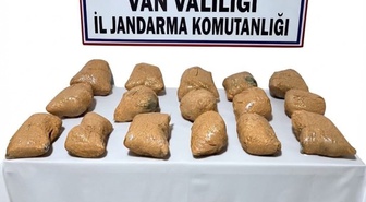 Van Saray'da toprağa gizlenen 22 kilo 100 gram toz esrar ele geçirildi