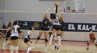 Yenişehir Kapalı Spor Salonu'nda Karabük Gençlikspor, Gebze Gençlik Spor'u 3-0 yendi