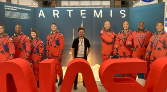 Yüksek lisans öğrencisi Kaan, 'astronomi eğitimi' üzerine araştırmasını, 'Uzay Kongresi'nde sundu