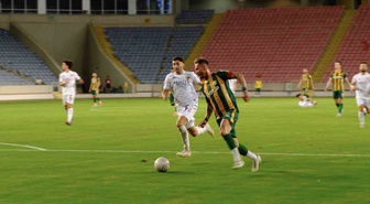 1-0'lık galibiyet dönüşünde Osmaniyespor otobüsünde camlar taşlı saldırıyla kırıldı