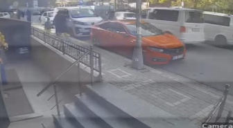 Avcılar'da esnafı darbeden ters yönden gelen sürücü yakalandı, 180 bin lira ceza aldı