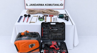 Bilecik Gölpazarı'nda define arayan 5 kişi jandarma operasyonuyla suçüstü yakalandı