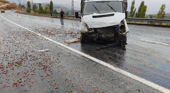 Bitlis Hizan'da kamyonet istinat duvarına çarptı, bir kişi yaralandı