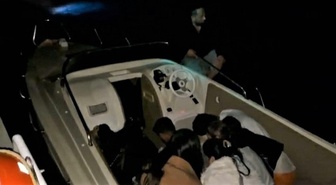 Bodrum açıklarında 5'i çocuk 15 kaçak göçmen ile 2 kaçakçı şüphelisi yakalandı