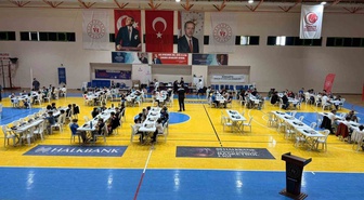 Burhaniye'de satranç turnuvasında 11 ilden 114 sporcu mücadele etti