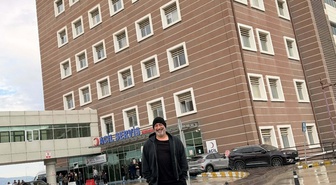 Cem Yılmaz, tedavi gördüğü ÇOMÜ Hastanesi'ne kontrole gidip fotoğraf paylaştı
