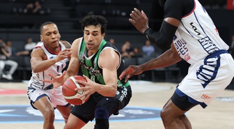 Denizli Basket, Anadolu Efes'e 85-76 yenilse de Benfica deplasmanına moralli gidiyor