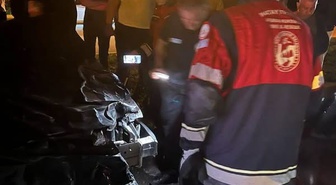 Hatay Samandağ'da otomobil yola çıkan angusa çarptı, sürücü yaralandı
