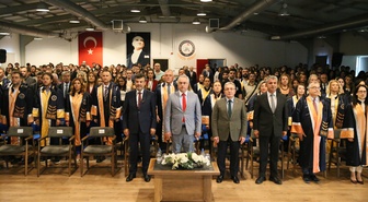 İzmir Demokrasi Üniversitesi 2026-2027 akademik yılını 57 yeni personelle açtı