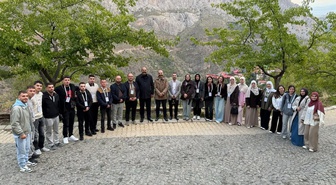 Kosovalı öğrenciler gençlik projesi kapsamında Erzincan Kemaliye’de ağırlandı
