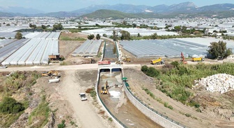 Kumluca'da Üleşik Deresi projesinin yüzde 20'si tamamlandı, 750 metre kanal yapıldı