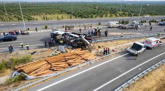 Manisa Akhisar'da 11 kişinin öldüğü otobüs kazasında şoförler birbirinden şikayetçi oldu