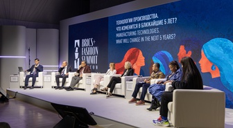 Moskova'daki BRICS+ Moda Zirvesi'nde Türkiye'yi Özlem Şahin ve Cem Altan temsil etti