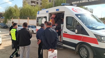 Motosikletin çarptığı öğrenci ile sürücü yaralandı