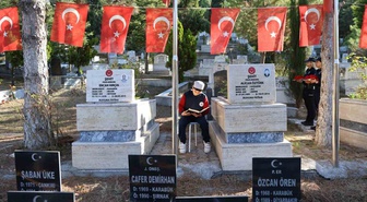 Öğrenciler Şehit Alican Öztürk’ün kabri başında dualarla andı