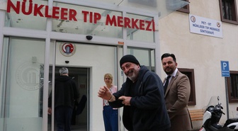 Sanatçı Cem Yılmaz, kalp krizi sonrası 40. gün kontrolünde ÇOMÜ'de sintigrafi çektirdi