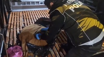Şanlıurfa'da bagajdaki valizde 15 bin uyuşturucu hap bulundu, yolcu tutuklandı