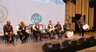 Şanlıurfa'da UNESCO Müzik Şehirleri toplantısında aşıklar ve dengbejler sahne aldı