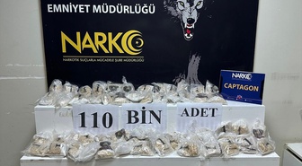 Adana'da 110 bin uyuşturucu hapı otomobilinde taşıyan sürücü tutuklandı