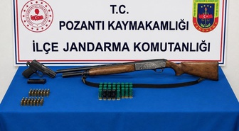 Adana Pozantı'da jandarma iki mahallede ruhsatsız silah ve uyuşturucu ele geçirdi
