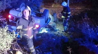 Adıyaman Kahta'da şarampole yuvarlanan otomobilde 3 kişi yaralandı