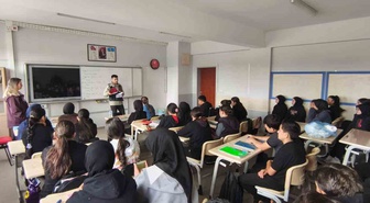 Afyonkarahisar Jandarması 715 öğrenci ve 56 öğretmene siber güvenlik eğitimi verdi