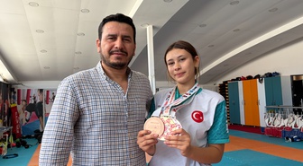 Aslı Salım, İtalya'daki 2026 Kick Boks Dünya Şampiyonası'nda bronz madalya kazandı