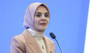 Bakan Göktaş sosyal medya düzenlemesinin ayrıntılarını açıkladı: 15-18 yaş canlı yayın açamayacak, ekran kaydırma olmayacak