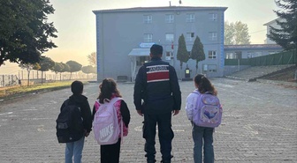 Bilecik'te jandarma, 10 okulda güvenlik ve trafik denetimi yaptı