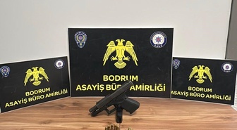 Bodrum'da huzur operasyonunda 2 şüpheli tutuklandı, ruhsatsız silahlar ele geçirildi