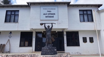 Erzincan'da oğlu anısına kurulan müze, 3 bin eserle geçmişi yaşatıyor