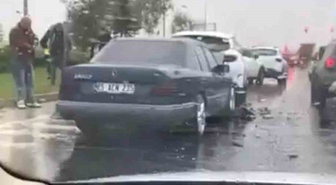 Erzurum'da yağışın kayganlaştırdığı yolda 5 araç zincirleme kazaya karıştı