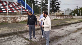 Eskişehir'de Necdet Yıldırım Spor Sahası'nda yenileme çalışmaları sürüyor