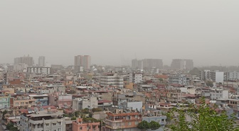 İskenderun'da Suriye'den gelen toz hava kalitesini düşürdü, yarın da etkili olacak