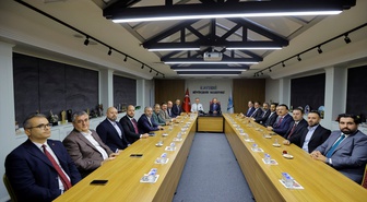 Kayseri Büyükşehir Başkanı Büyükkılıç, Erbil'den gelen iş insanlarını kabul etti