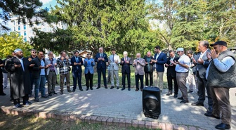 Kırklareli'nde umreye gidecek 35 kişi dualarla kutsal topraklara uğurlandı
