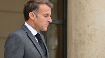 Macron, Çad Cumhurbaşkanı'nı Elysee'de ağırladı; savunma niyet beyanı imzalandı
