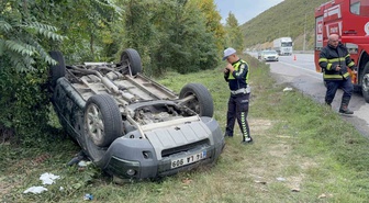 Samsun Kavak'ta Samsun-Ankara karayolunda cip takla attı, karı-koca yaralandı