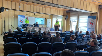 Seydişehir'de servis sürücülerine ve okul müdürlerine taşımacılık eğitimi düzenlendi