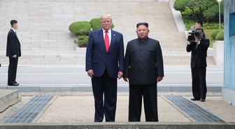 Trump, kasım ayındaki Asya ziyaretinde Kim Jong-un ile görüşebileceğini söyledi