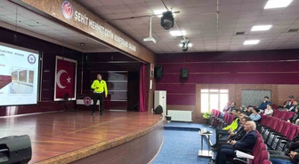 Uşak’ta okul servisi sürücülerine trafik güvenliği eğitimi