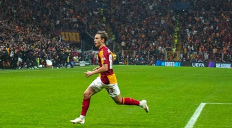 Aleksey Batrakov, Galatasaray formasıyla ilk golünü Barcelona'ya 28. dakikada attı