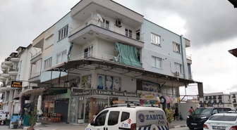 Antalya Serik'te yalnız yaşayan kadın evinde hareketsiz bulundu, hastanede öldü