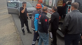 Bingöl'de kontrolden çıkan otomobil su tahliye kanalına düştü, 2 kişi yaralandı