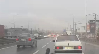 Gebze'de D-100'de otomobilin aks demiri kırıldı, tekerlek yerinden ayrıldı