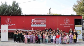 Gezen Sinema Tırı, Düzce Yığılca'da köy okulu öğrencilerini sinemayla buluşturdu