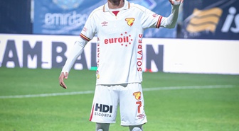 Göztepe'de Andre Henrique, Eyüpspor'a 3 gol atarak 4-0'lık galibiyete damga vurdu